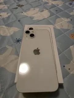 Apple iPhone 13 スターライト