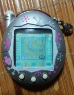 たまごっち　デジタルペット シルバー/ピンク キーチェーン付き