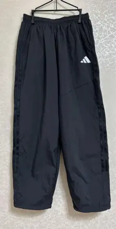 adidas ナイロンパンツ