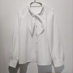 リボン付きホワイト長袖シャツのサムネイル