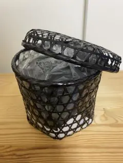 竹炭入りのカゴのサムネイル