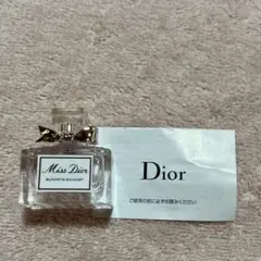 Miss Dior Blooming Bouquet ミニ香水5mlのサムネイル
