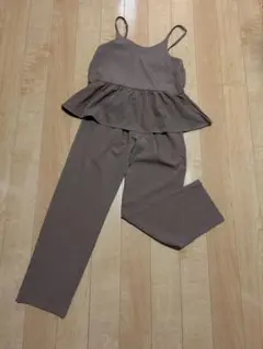 ペプラムキャミソール＆パンツ セットアップのサムネイル
