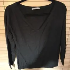 セオリーリュクス　theory luxe Vネックニット　ブラック