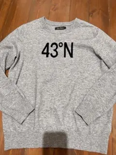 極美品！アンコキーヌ　43°Nコアスパンヤーンインターシャロゴニット　グレーのサムネイル