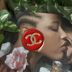 CHANEL CCロゴブローチ レッド