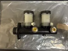 三菱ジープ ブレーキマスターシリンダー アッセンブリ 三菱ジープ ブレーキマスターシリンダー アッセンブリ - メルカリ