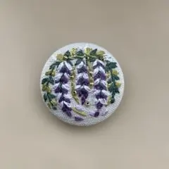 くるみボタン刺繍ブローチ　747
