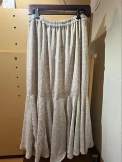 ベージュ フレアロングスカート