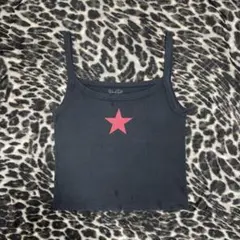 Brandy Melville タンクトップ　黒　赤い星　パンク　ロック　Y2K