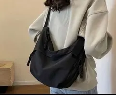 新品未使用！カジュアルショルダーバッグ　ブラック　送料無料
