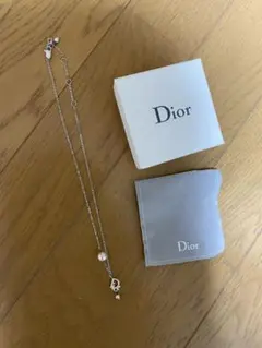 Dior パール付きロゴシルバーネックレス