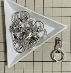 Item thumbnail for item e3b31d8b-89c1-418b-8b48-4da97fc0a2e7