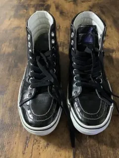 VANSエナメルブラック ハイカット スニーカー26㌢