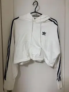 adidas クロップド丈 パーカー ホワイト