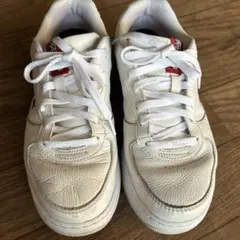 SKECHERSスニーカー