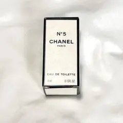 シャネル N°5 オードゥ トワレット 4ml ミニ香水 CHANELのサムネイル
