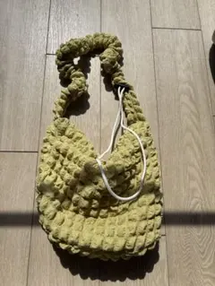 黄緑色 ふわふわショルダーバッグ 中型