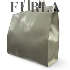 【良品】フルラ　ハンドバッグ　パテントレザー　ロゴ型押し　グレー　手提げ大容量