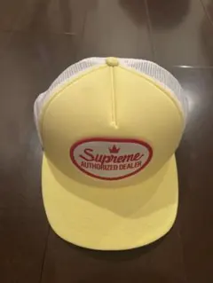 Supreme AUTHORIZED DEALER トラッカーキャップ