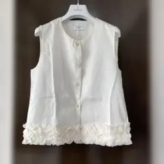 ホワイト フリル付き ノースリーブベスト