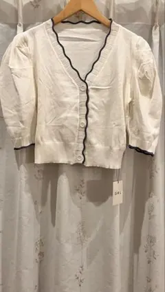 【新品】GRL アイボリー Vネック ボタン付き シャツ M