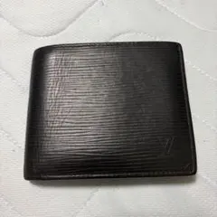 LOUIS VUITTON エピ 二つ折り財布 ブラックのサムネイル