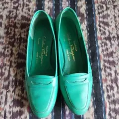 フェラガモ　Ferragamo イタリア製　ローファー　緑