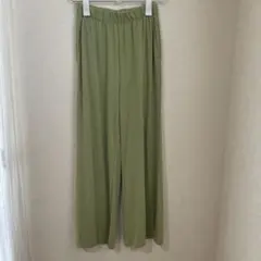 マウジー　オリーブグリーン ワイドパンツ ボトムス　リラックス　緑　ズボン