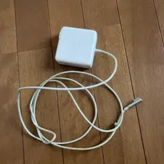Macbookpro 充電器純正