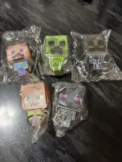 マイクラ　光るキーホルダー　５個セット