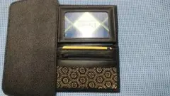 黒色牛革製に白漆亀甲模様の印伝皮革を貼った4面定期入れ 未使用品　レトロ