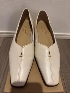 LE TALON パンプス ホワイト スクエアトゥ