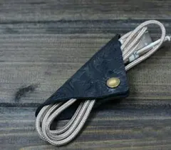 イヤホンコード 収納 イヤホンクリップ 巻き取り 　黒