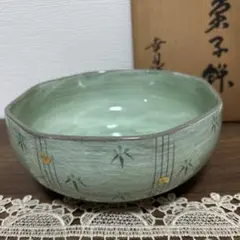 美濃焼　緑色 八角形 菓子鉢