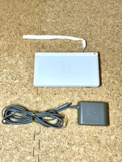 美品　ニンテンドー　DS Lite クリスタルホワイト　充電器付き