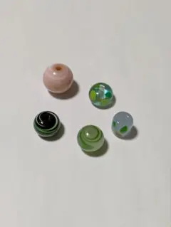 素材　材料　とんぼ玉　5個　みどり系　ピンク