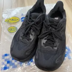 【クリーニング済】ホカ（HOKA）クリフトン 10 ワイド ブラックのサムネイル