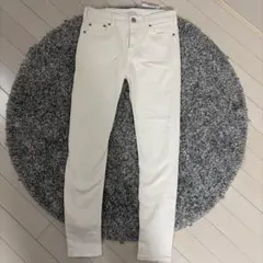 LOWRYSFARMスキニーパンツ　ホワイト伸縮性あり