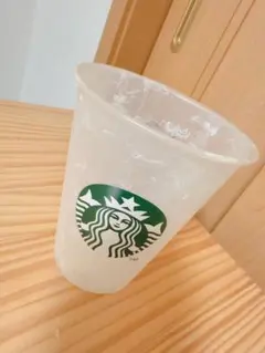 スターバックス カラーチェンジングリユーザブルコールドカップ