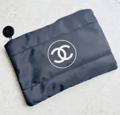 【ノベルティ】CHANEL ブラック ナイロン ポーチ