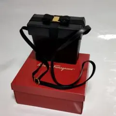✨サルヴァトーレフェラガモ✨ショルダーバッグ ボックス ヴァラ レザー