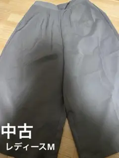 【中古】レディースMサイズ　薄手 七分丈　ガウチョパンツ　カーキ色　裏地付き