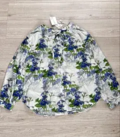 【新品】タカシマヤスタイル 花柄 コットンシルクブラウス 水彩画風 ブルー系 Lのサムネイル