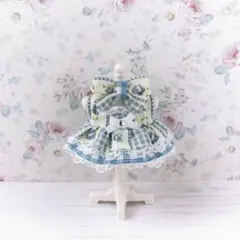 チェックとお花ワンピース　ハンドメイド　ドール服　小さいサイズ