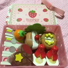★sold out★リコママ様ご専用★大幅値下strawberryランチBOX