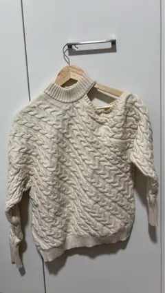 【zara】アイボリー ケーブルニット オフショルダー セーター