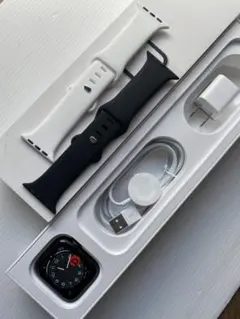 Ｄ: Apple Watch series5 GPSモデル 44㎜ BT90％
