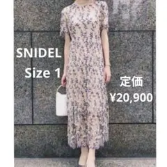 最終値下げ】新品SNIDEL トリミングフラワープリントワンピース IVR 0