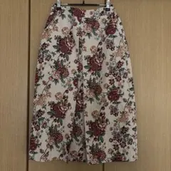 新品タグ付き　グリーンパークス　花柄 スカート